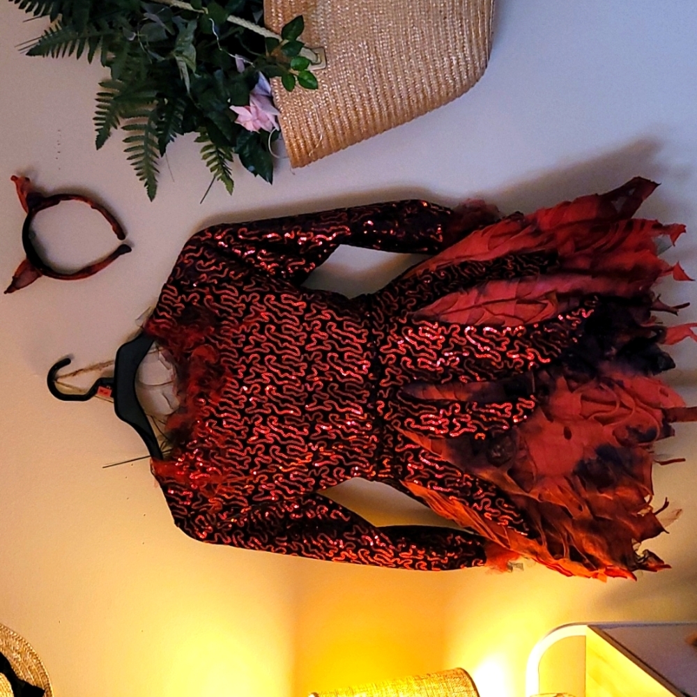 Costume devil red sequins size 8 girls..